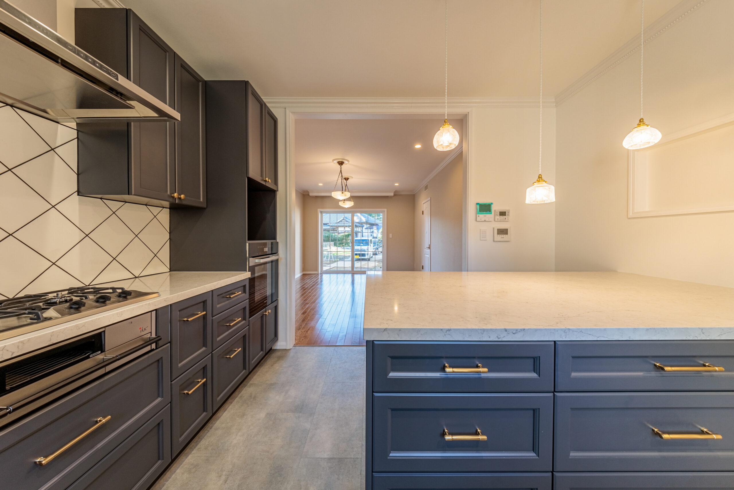 海外での暮らしを、我が家に