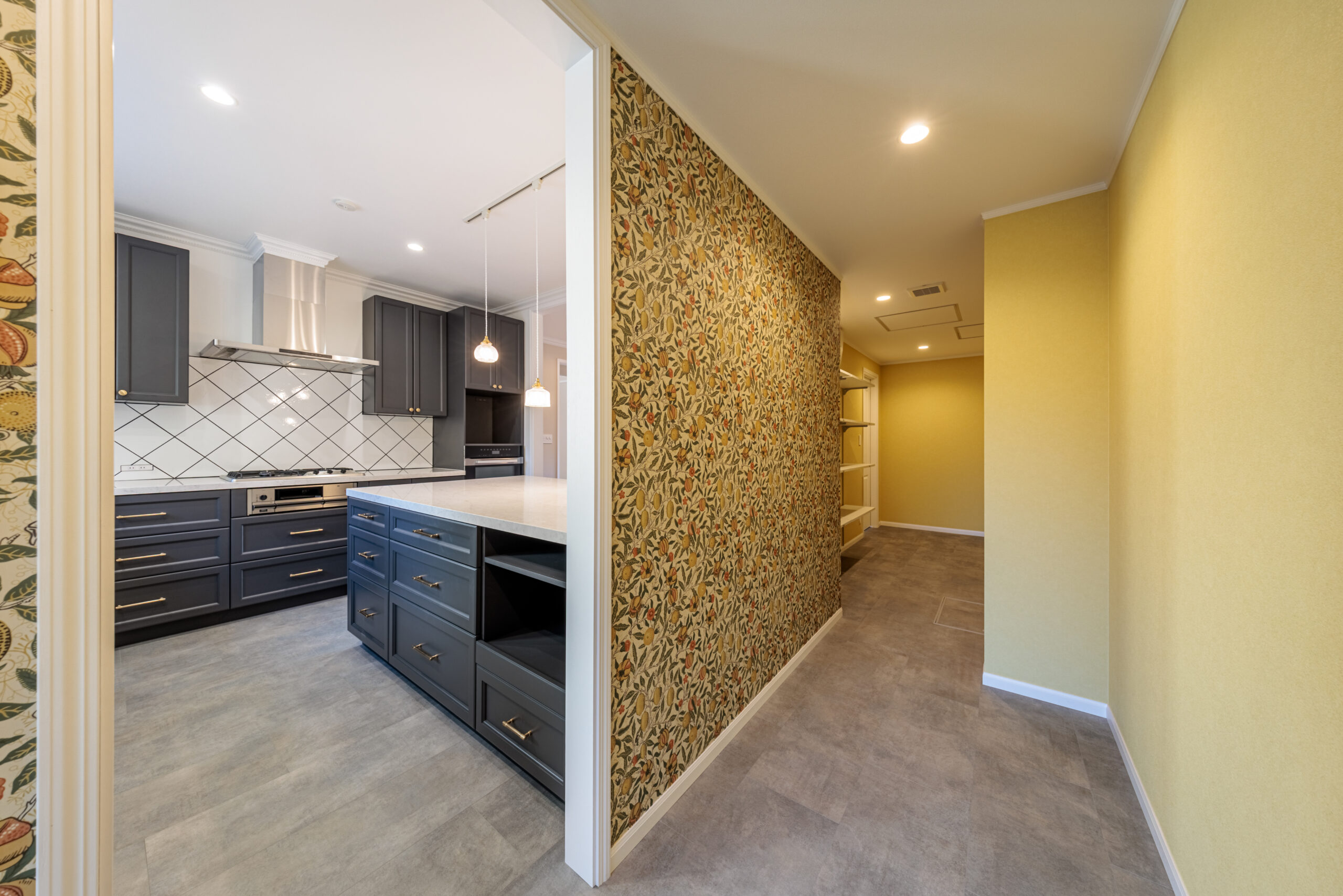 海外での暮らしを、我が家に